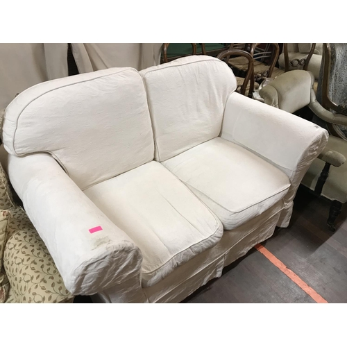 289 - 2 SEATER MODERN SETTEE WITH LOOSE COVERS