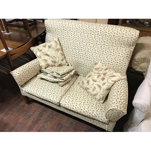 291 - FLORAL PATTERN 3 PEICE - 2 SEATER COTTAGE SUITE C/W MATCHING SCATTER CUSHIONS & ARMCOVERS