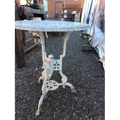 24 - ORNATE ALUMINIUM DECORATIVE PATIO/GARDEN TABLE