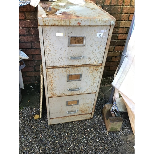 34 - 3 DRAWER METAL FILING CABINET A/F