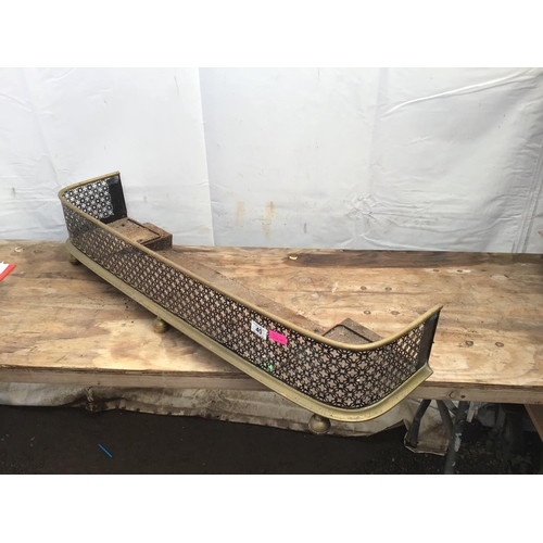 40 - VICT BRASS FRETWORK FENDER