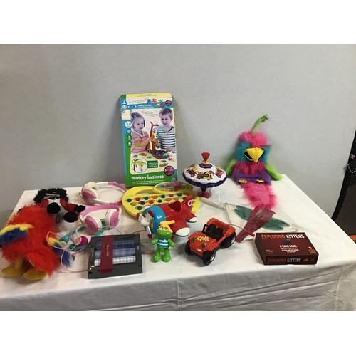 315 - LARGE QTY OF TOYS TO INCLUDE SKATEBOARD, SCALECTRIC ETC