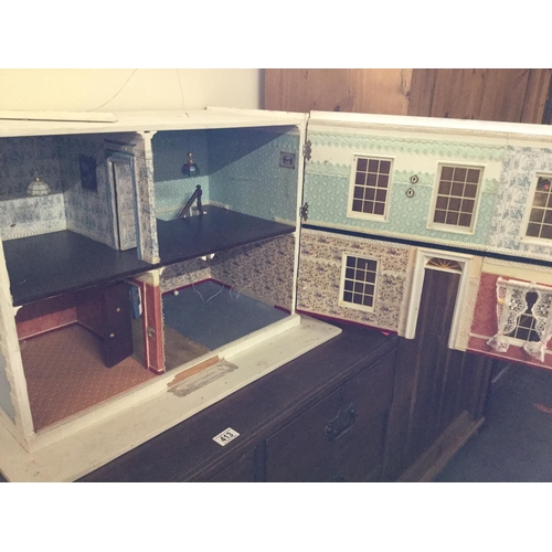 412 - DOLLS HOUSE