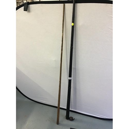 20 - VINTAGE SNOOKER CUE IN CASE A/F (NO TIP)