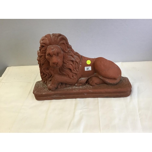 41 - LARGE STONE LION WALL PLAQUE A/F - CRACKED & CHIP (SEE PICTURES)