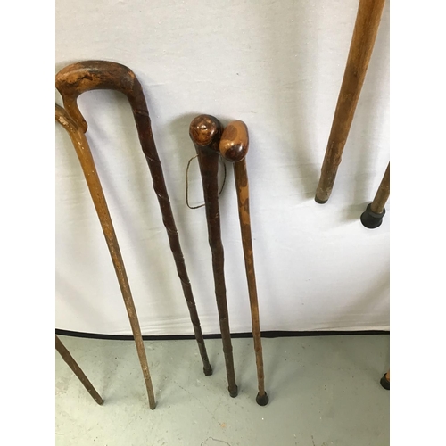 54 - QTY OF VINTAGE WALKING STICKS, THUMBSTICK ETC