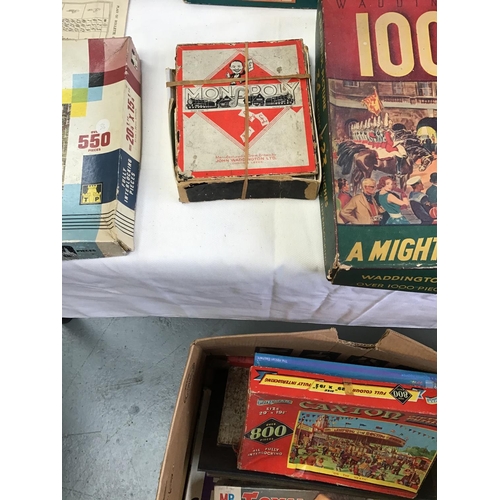 55 - BOX OF VINTAGE GAMES TO INCLUDE LEGO, SNOOKER CUES ETC