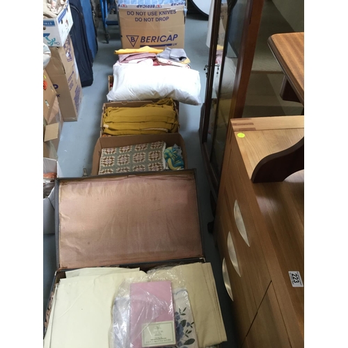 77 - 5 BOXES OF LINEN AND A SUITCASE OF LINEN