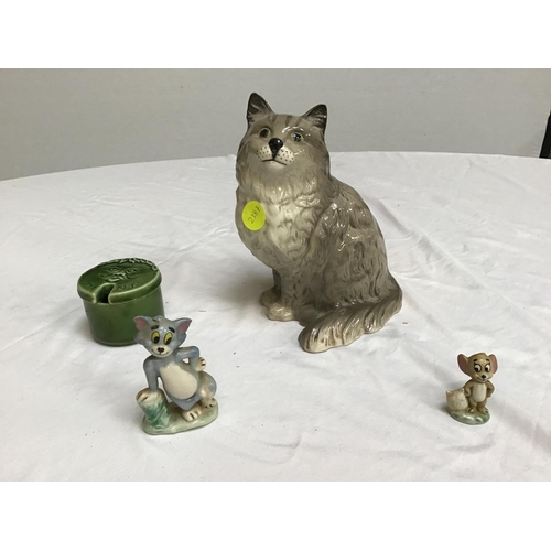 88 - QTY OF ORNAMENTS TO INCLUDE BESWICK CAT,WADE TOM & JERRY AND FLO BLUE DOLLS TEA SET ETC