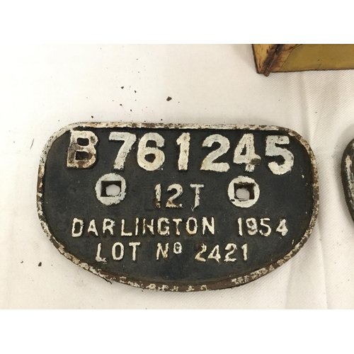 176 - 2 CAST IRON WAGON PLATES & ROAD LAMP