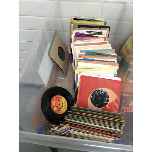 188 - CRATE OF LP'S & SINGLE RECORDS TO INCLUDE NORTHERN SOUL, BEATLES ETC