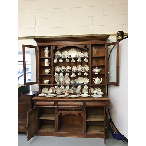 244 - VICTORIAN KITCHEN PIECE WITH 3 DRAWERS, 2 DOORS AND DOG KENNEL CENTRE - 3 SHELVES FLANKED BY 2 GLAZE... 