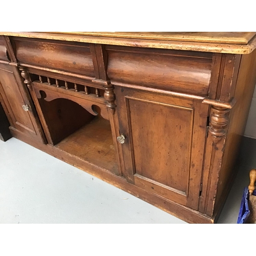 244 - VICTORIAN KITCHEN PIECE WITH 3 DRAWERS, 2 DOORS AND DOG KENNEL CENTRE - 3 SHELVES FLANKED BY 2 GLAZE... 