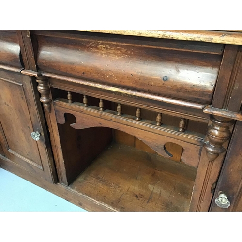 244 - VICTORIAN KITCHEN PIECE WITH 3 DRAWERS, 2 DOORS AND DOG KENNEL CENTRE - 3 SHELVES FLANKED BY 2 GLAZE... 