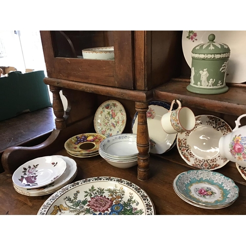 244 - VICTORIAN KITCHEN PIECE WITH 3 DRAWERS, 2 DOORS AND DOG KENNEL CENTRE - 3 SHELVES FLANKED BY 2 GLAZE... 