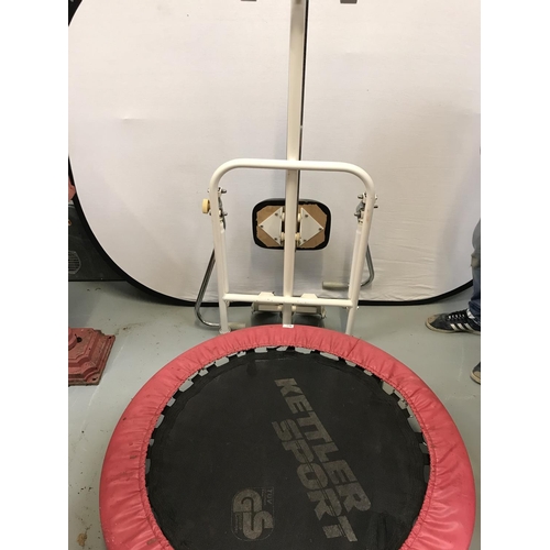 256 - FITNESS TRAMPOLINE AND ROWING MACHINE