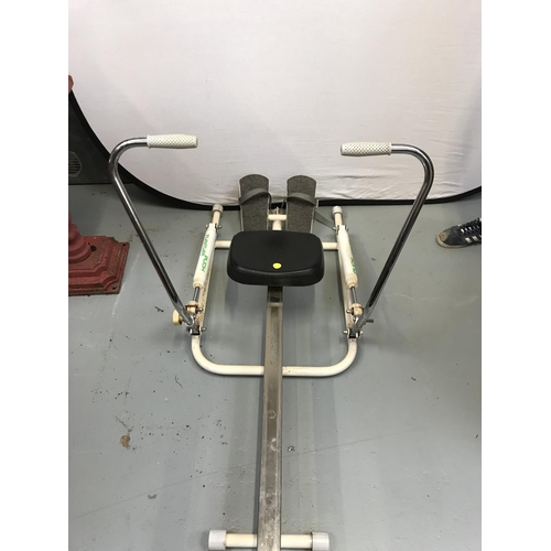 256 - FITNESS TRAMPOLINE AND ROWING MACHINE