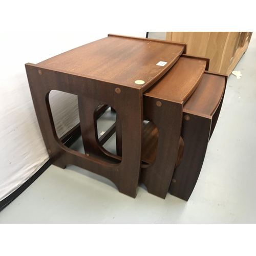 262 - RETRO NEST OF 3 TABLES