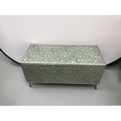 269 - RETRO BLANKET BOX - 16