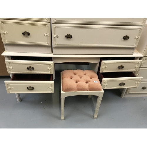 302 - 4 PEICE MODERN BEDROOM SUITE, DRESSING TABLE C/W STOOL, CHEST, BEDSIDE AND WELLINGTON CHEST