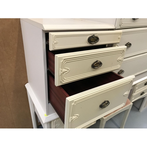 302 - 4 PEICE MODERN BEDROOM SUITE, DRESSING TABLE C/W STOOL, CHEST, BEDSIDE AND WELLINGTON CHEST