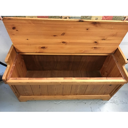 325 - MODERN PINE BLANKET BOX WITH FITTED CUSHION