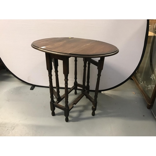 350 - SMALL OAK DROP LEAF TABLE A/F - Damage to one Leaf  - Height 29