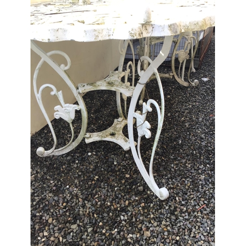 71 - DECORATIVE METAL TABLE L 27