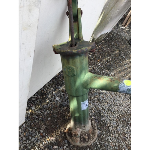 99 - CAST IRON GARDEN PUMP
H 27