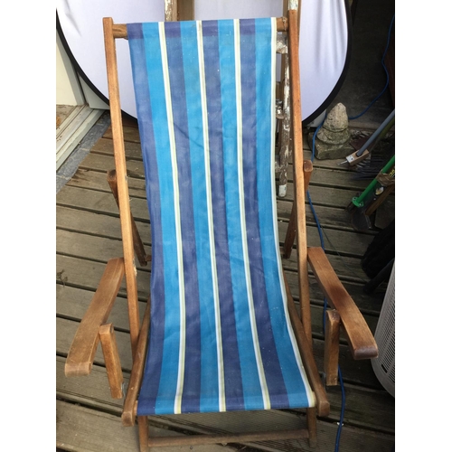 115 - LARGE WOODEN STEP LADDER (8 FT) AND 2 VINT DECK CHAIRS (WORMED)