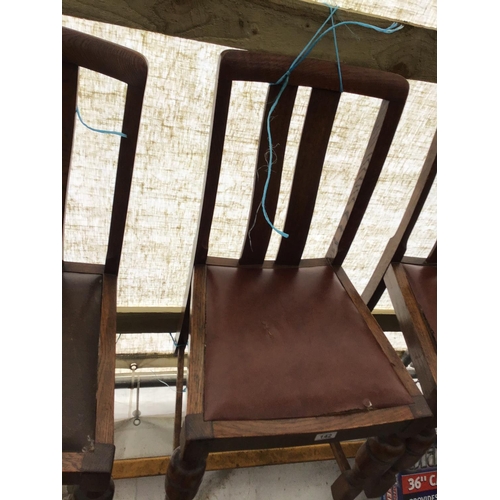 142 - 4 VINT OAK DINING CHAIRS