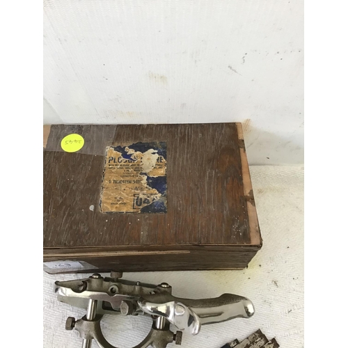 163 - STANLEY NO 4 PLANE IN BOX, RECORD PLANE WITH SPARE BLADES IN BOX, A RECORD NO 4 PLANE IN BOX AND A M... 