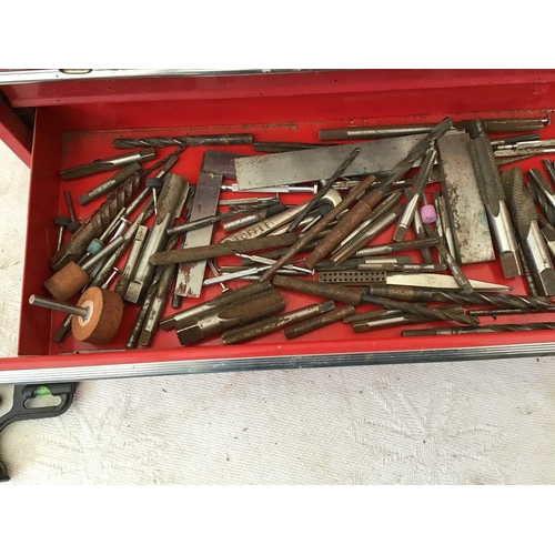 177 - 3 DRAWER WORKSHOP TOOLBOX TO INCLUDE ENGINEERS TOOLS ETC