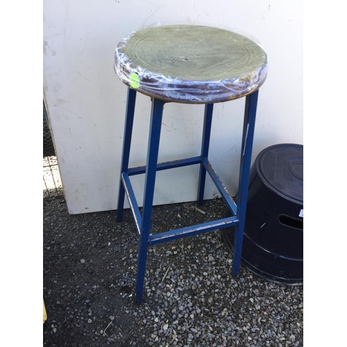 240 - SAFETY STEP AND A METAL STOOL