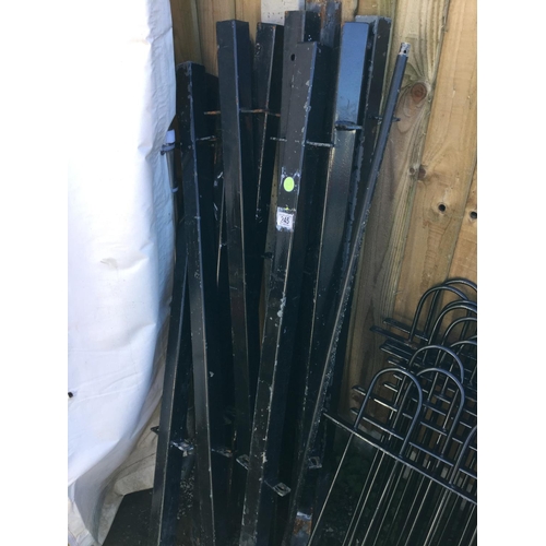 245 - 10 METAL RAILINGS
L 76