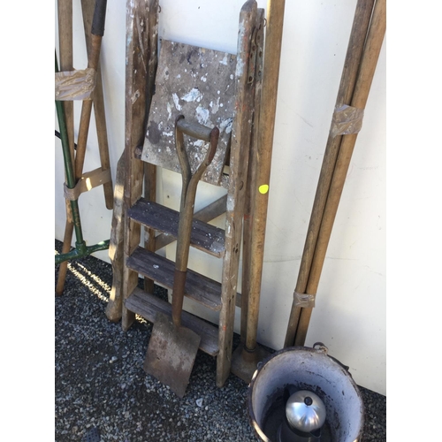 248 - LARGE QTY OF GARDEN TOOLS, STEPS, BUCKETS ETC