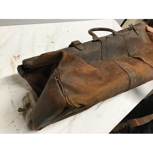 399 - ANTIQUE LEATHER CRICKET BAG