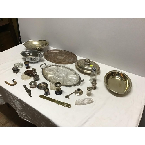 401 - QTY OF SILVER PLATED ITEMS TO INCLUDE TUREENS, GALLERY TRAY, HIP FLASK ETC