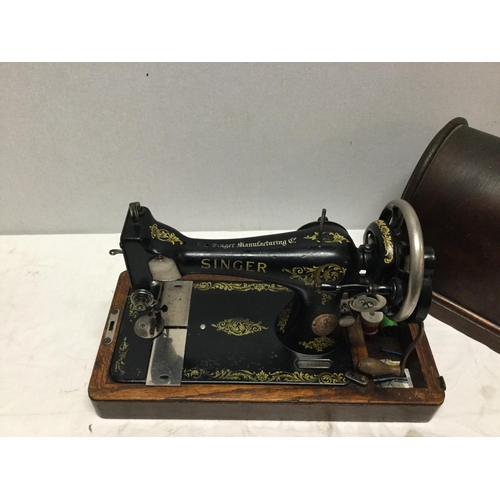 421 - VINTAGE SINGER SEWING MACHINE IN CASE - NO KEY