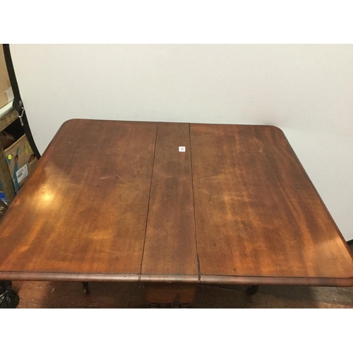 559 - VICTORIAN  MAHOGANY SUTHERLAND TABLE ON BRASS CASTORS A/F