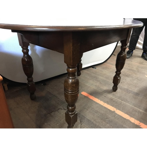 465 - OAK OVAL DINING TABLE 
46 X 36