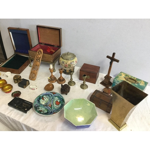 517 - BOX OF ODDS TO INCLUDE VICT JEWLERY BOX JARDINIERE, BRASS TRIVET, POOLE PLAQUE ETC