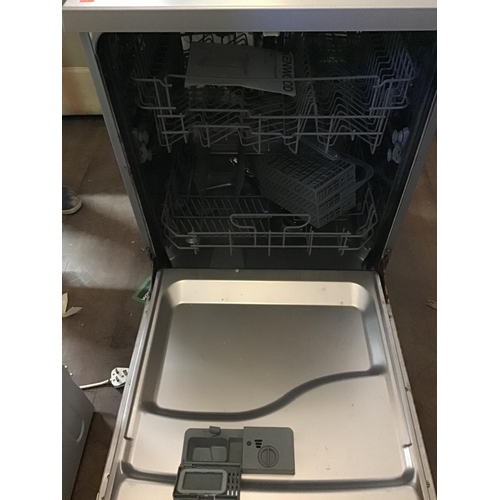 494 - KENWOOD DISHWASHER W/O
60 X 60 CM
H 67 CM