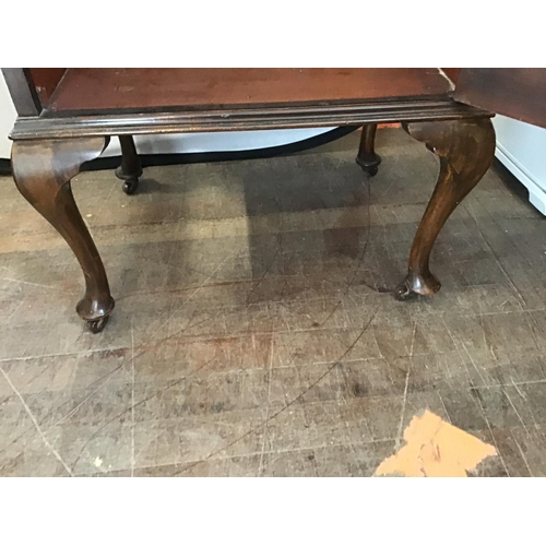 586 - QUARTER WALNUT VENEERED POT CUPBOARD ON CABRIOLE LEGS
H 34