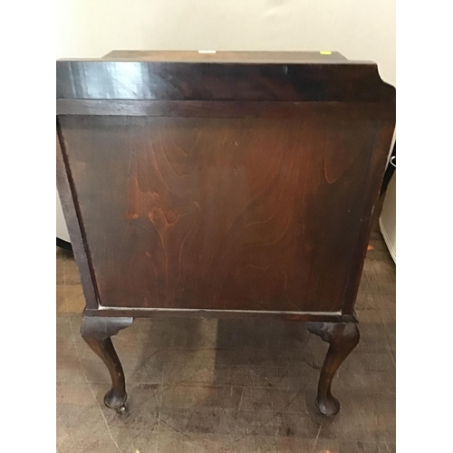 586 - QUARTER WALNUT VENEERED POT CUPBOARD ON CABRIOLE LEGS
H 34