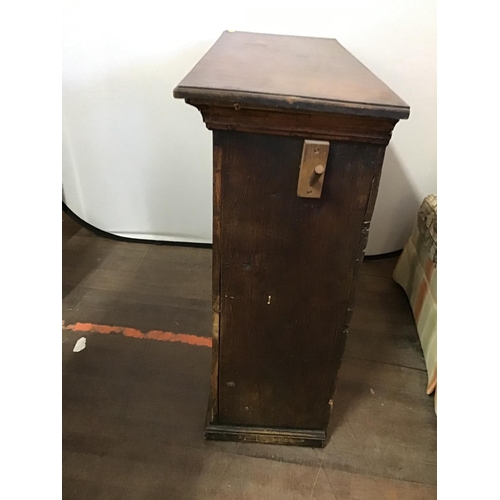 617 - EARLY OAK 2 DOOR WALL CUPBOARD
W 40