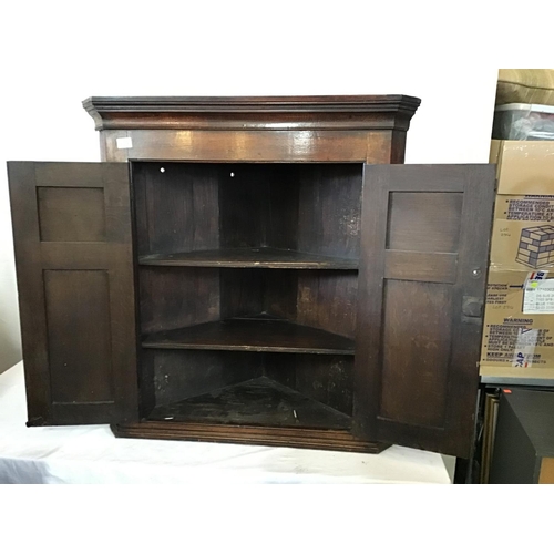 619 - EARLY OAK 2 DOOR CORNER CUPBOARD
W 36