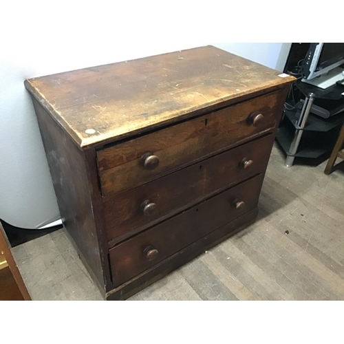 630 - EARLY OAK 3 DRAWER CHEST
H 33