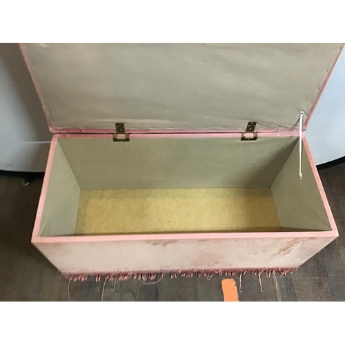 652 - PINK DRAYLON BLANKET BOX
H 14