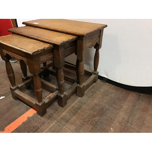 658 - OAK NEST OF 3 TABLES